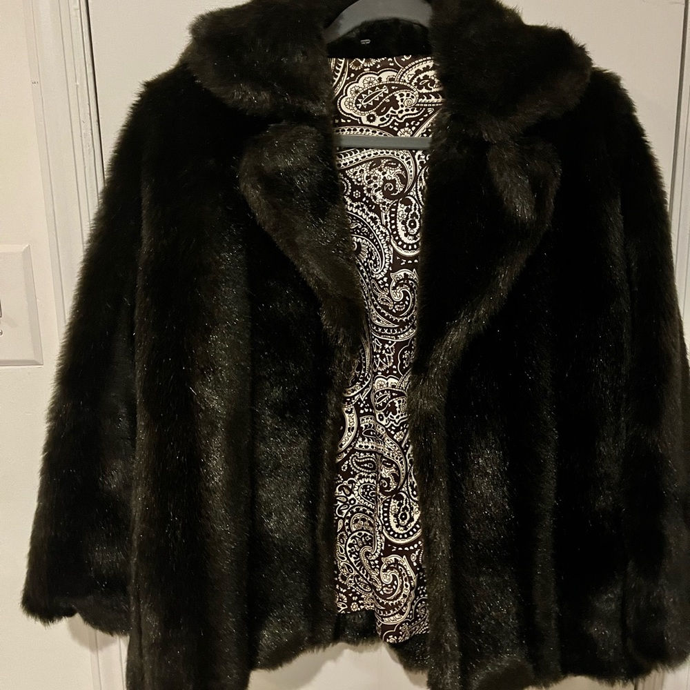 Black Faux Fur w/Paisley Lining
